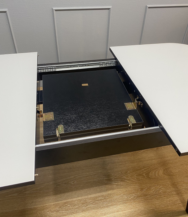 Обеденные столы, Стол Kenner 1300M раздвижной, стекло глянец